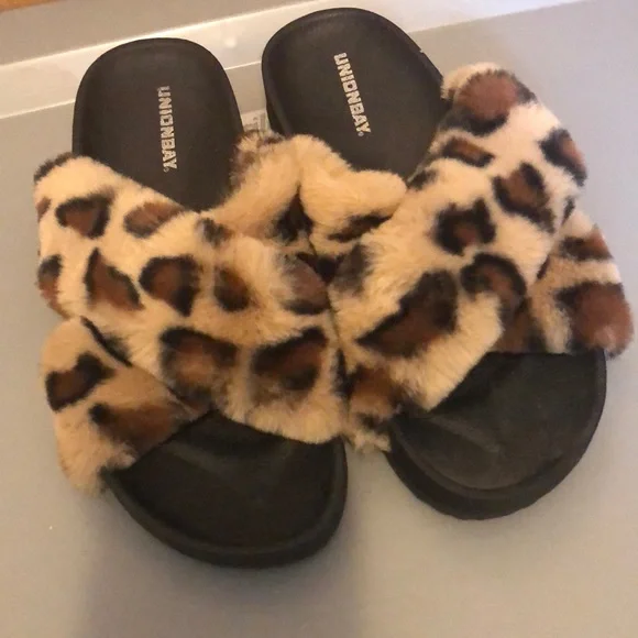 UNIONBAY Shoes Union Bay Crisscross Leopard Print Fur Too Hard